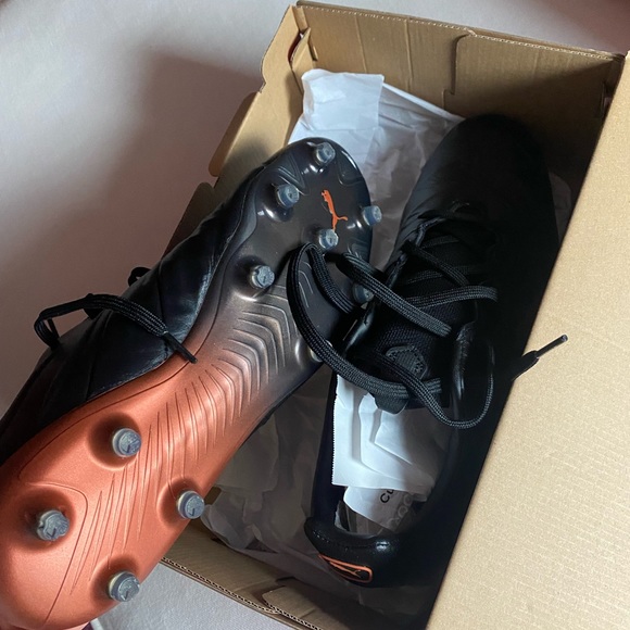 PUMA soccer cleats - Picture 2 of 5